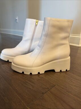 Naked feet Xenus Cream Boots size 10